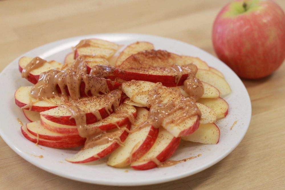Apple Slices With Peanut Butter